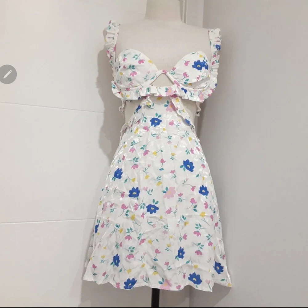 🍋For Love and Lemons Farrah Floral Mini with Cut-Outs - Picture 4 of 16